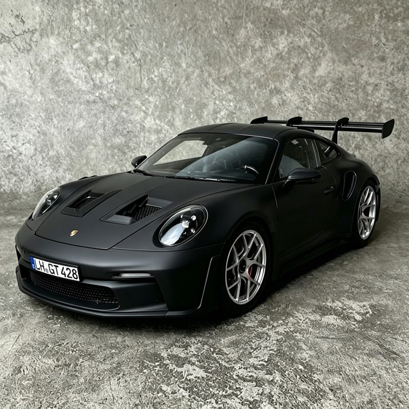1:36 Porsche 911 992 GT3 RS Pi - Model Kit Porsche 911 recensione e prezzo
